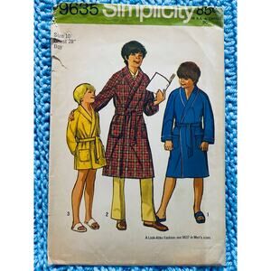 Simplicity 9635 Childs robe pattern
